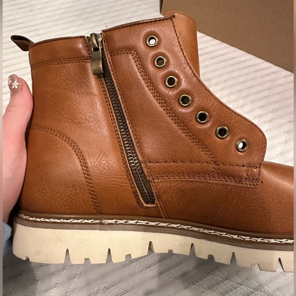 STEVE MADDEN/ men’s cognac style boots - Picture 2 of 9